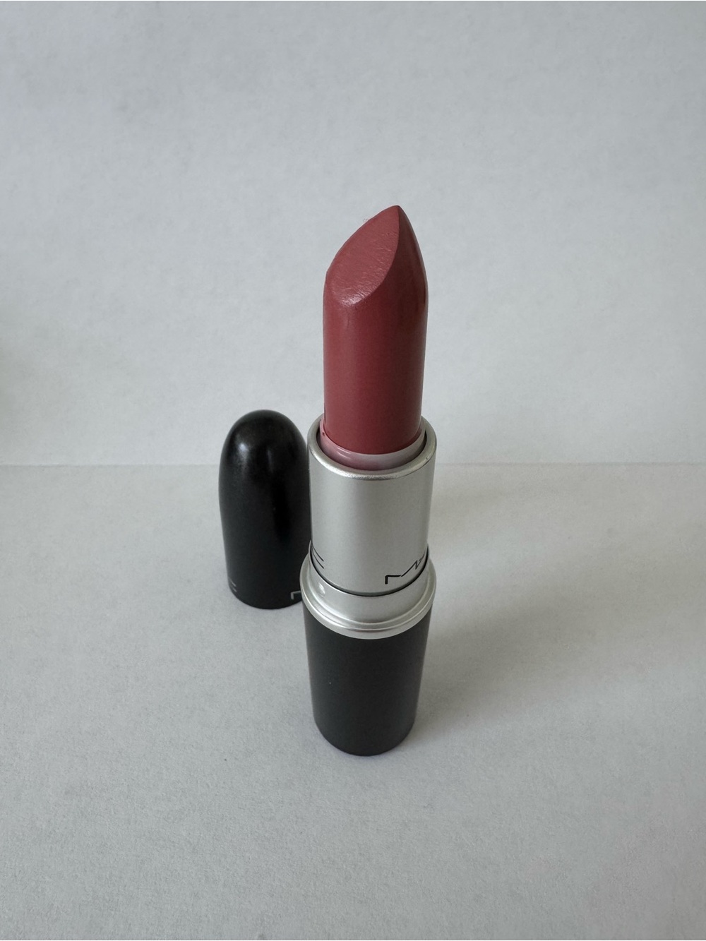 Mac lipstick Cosmo 104